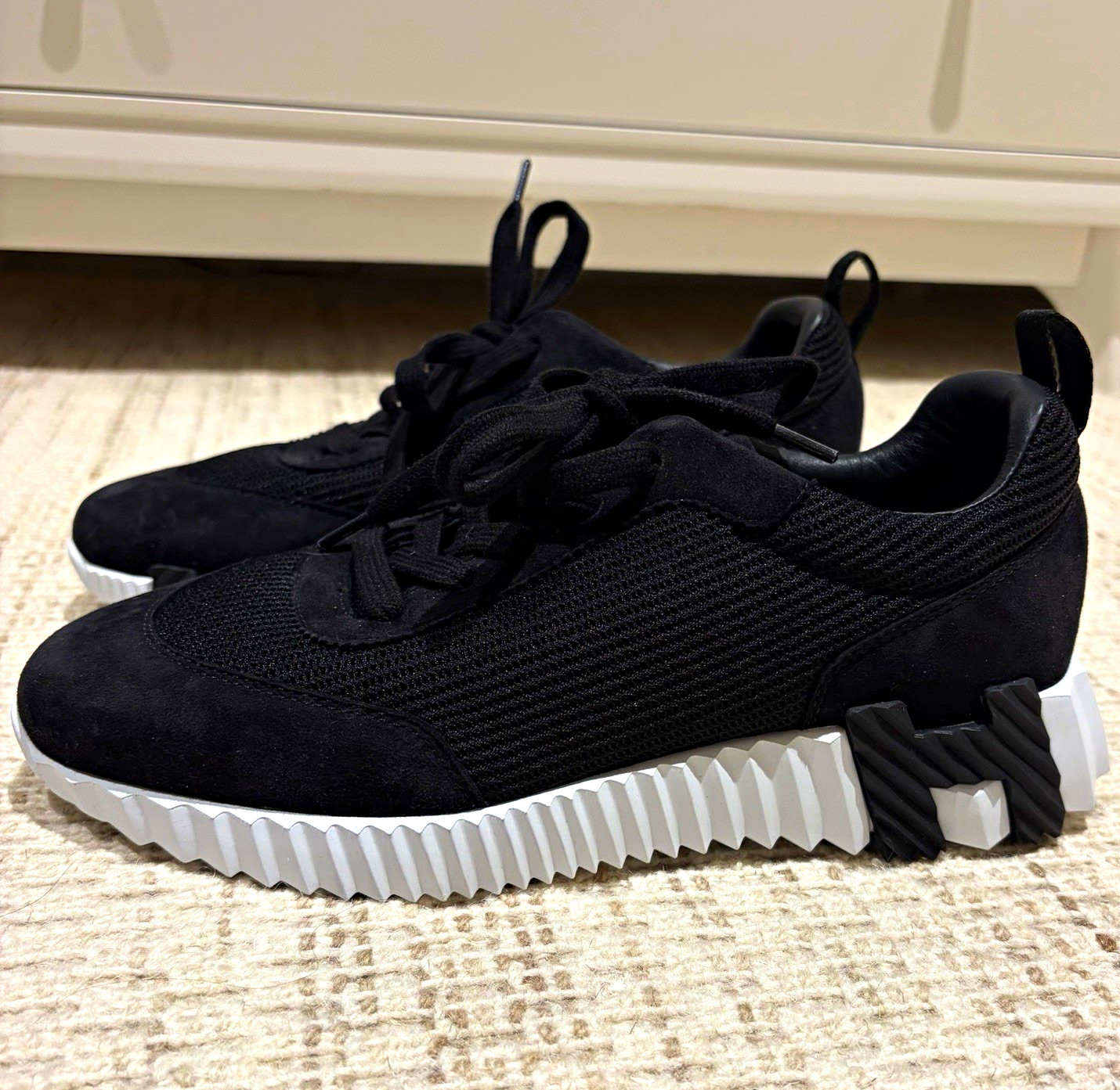 HERMÈS Paris Low Top Lace-Up Sneaker, Black/White Solid Casual Athletic