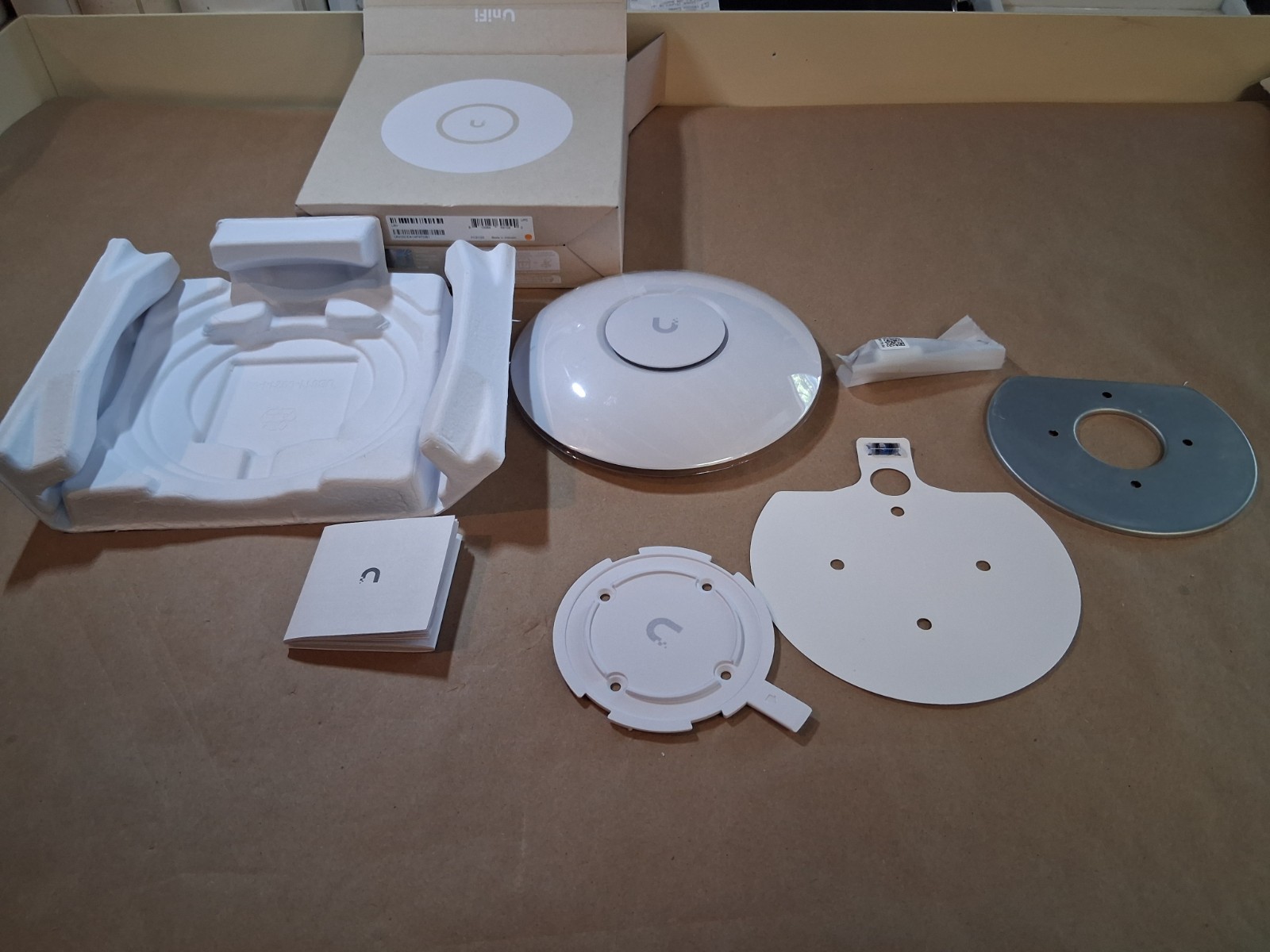 Ubiquiti U6+ Wireless Access Point SWX-U6P Ubiquiti U6+ Wireless Access Point SWX-U6P