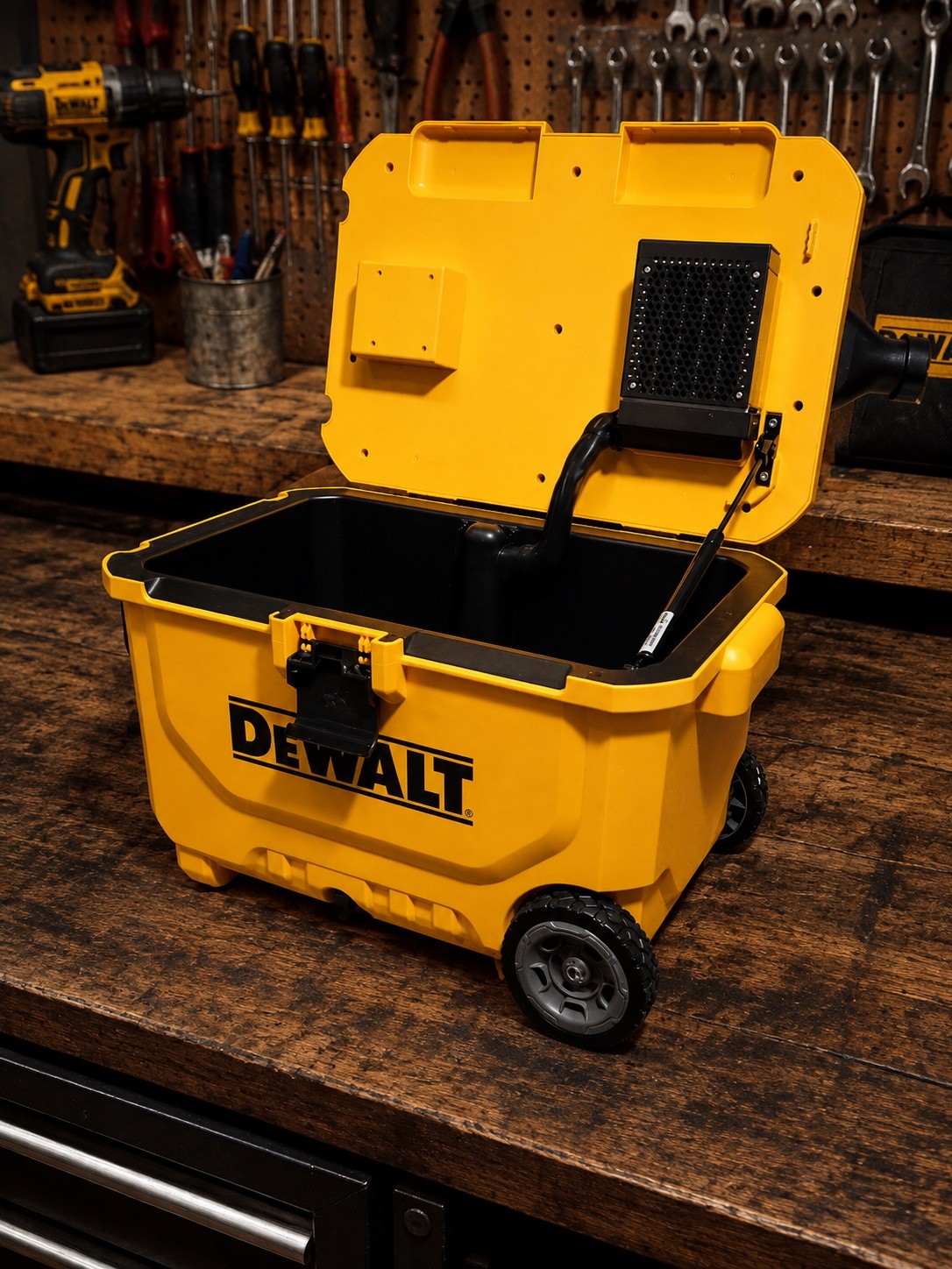 Dewalt Portable Air Cooler 20vmax W/C Charger Port (Room Cooler) New Open Box Dewalt Portable Air Cooler 20vmax W/C Charger Port (Room Cooler) New Open Box