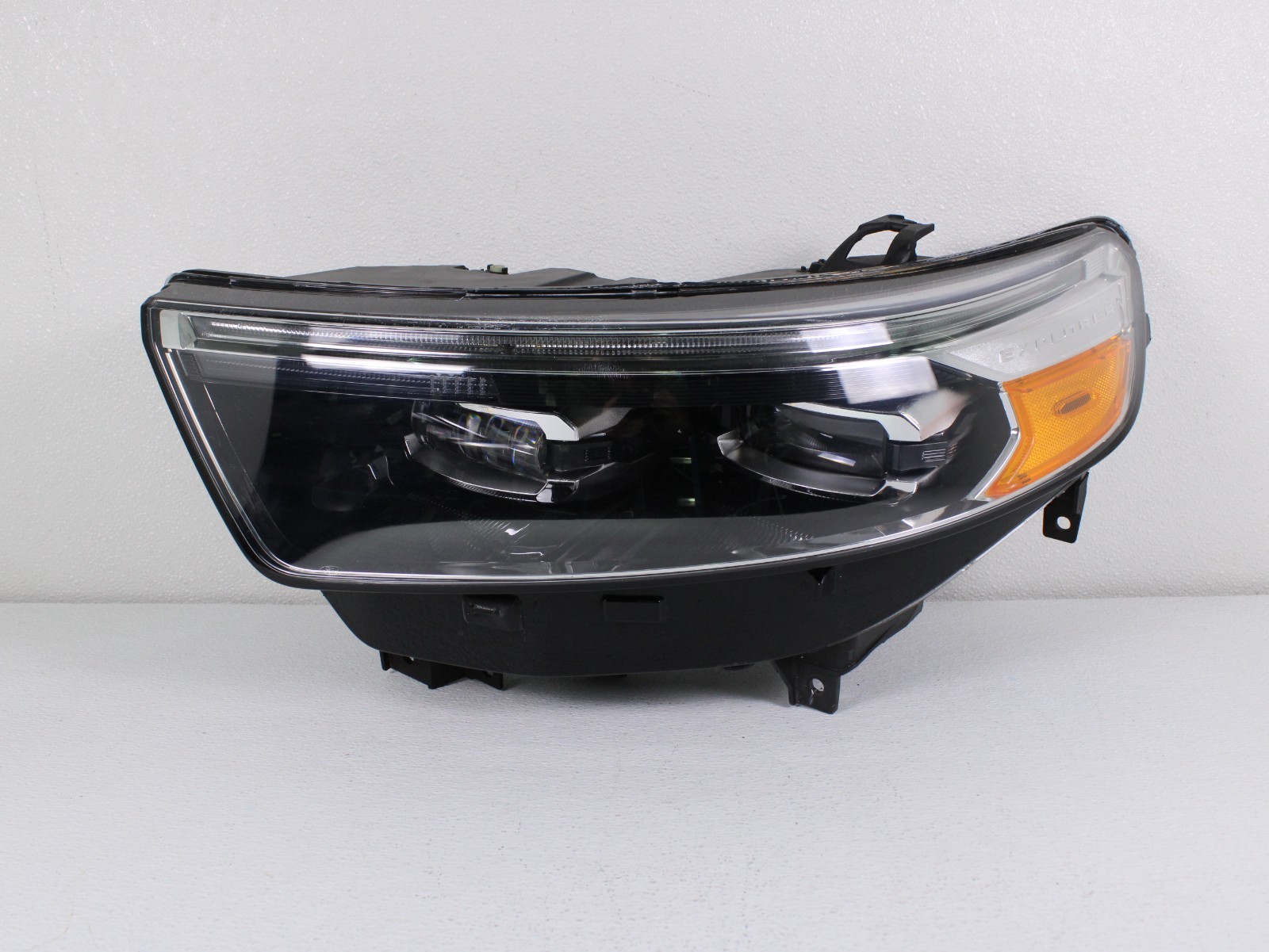 NICE 2020-2024 FORD EXPLORER LEFT DRIVER SIDE PROJECTOR LED HEADLIGHT OEM NICE 2020-2024 FORD EXPLORER LEFT DRIVER SIDE PROJECTOR LED HEADLIGHT OEM