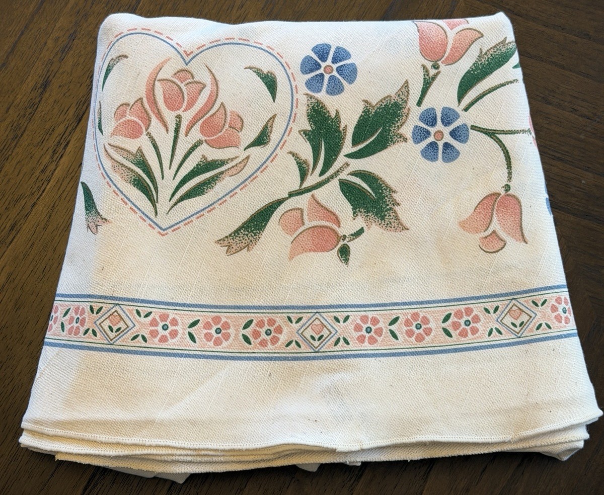Vintage Sunweave Floral Border Tablecloth Round 68\