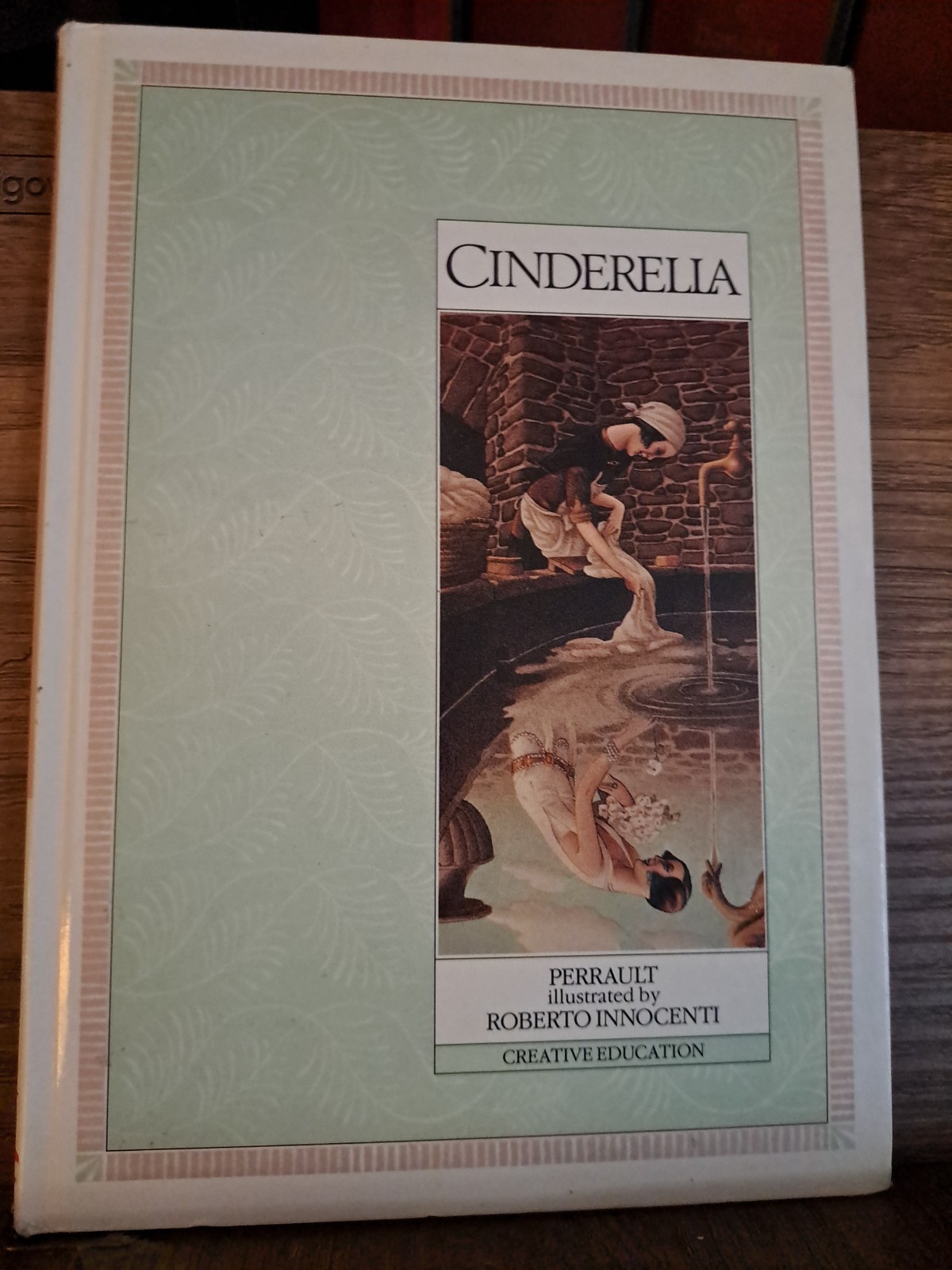CINDERELLA (FAIRY TALES) By Charles Perrault & Roberto Innocenti HB 