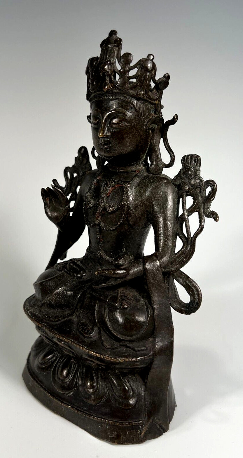 China Chinese Bronze Seated Bodhisattva Pusa on Lotus Ming Dynasty 16-17th c. China Chinese Bronze Seated Bodhisattva Pusa on Lotus Ming Dynasty 16-17th c.