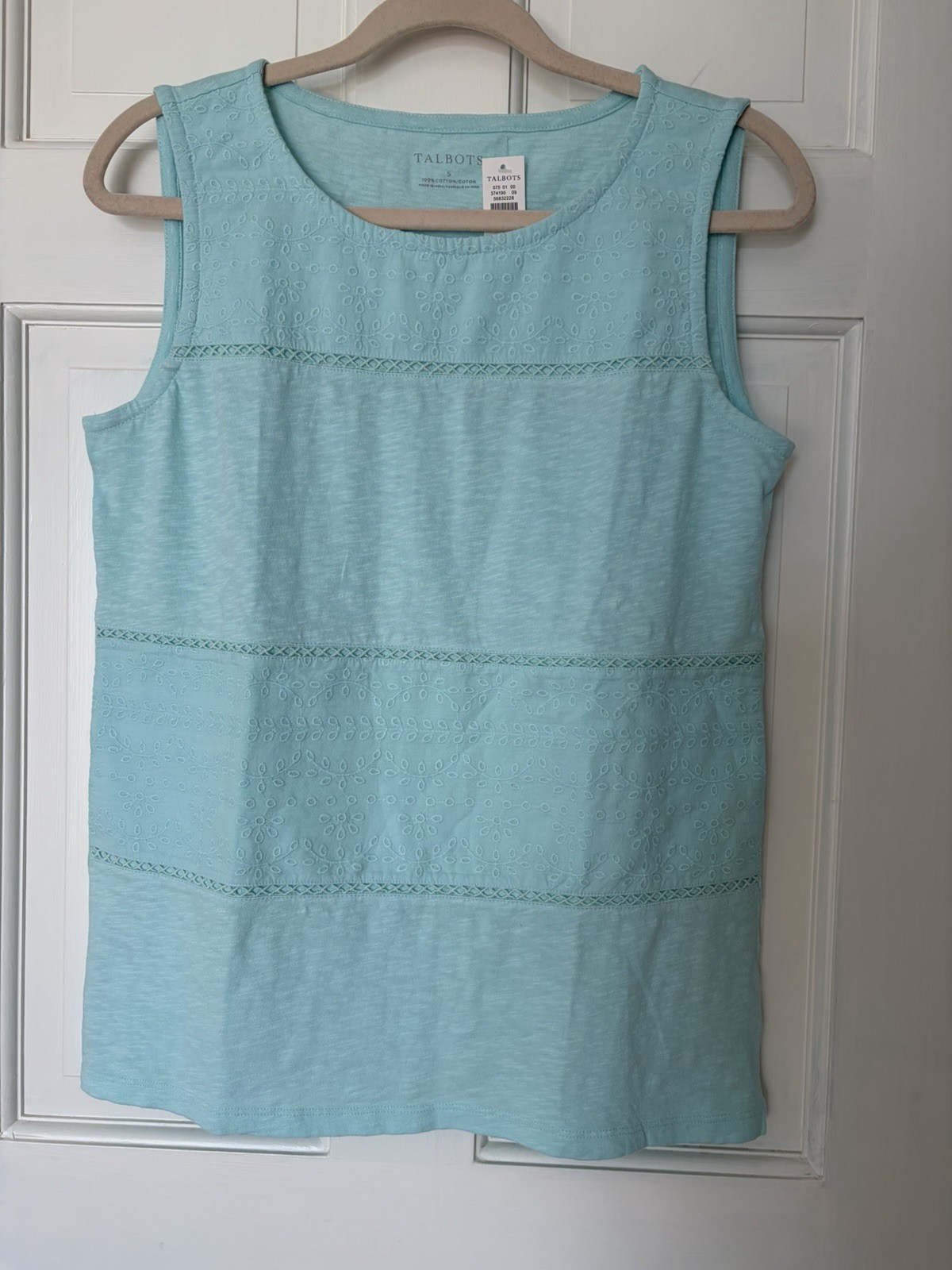 Talbots Blue Solid Round Neck Knit Embroidered Tank Top Women’s S Talbots Blue Solid Round Neck Knit Embroidered Tank Top Women’s S
