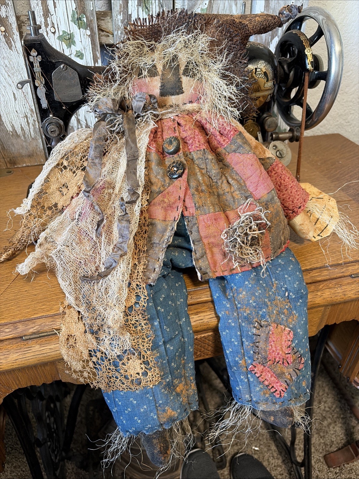 PRIMITIVE SCARECROW DOLL, ANTIQUE QUILT, OLD AGED DOILY, FOLK ART SCARECROW DOLL PRIMITIVE SCARECROW DOLL, ANTIQUE QUILT, OLD AGED DOILY, FOLK ART SCARECROW DOLL