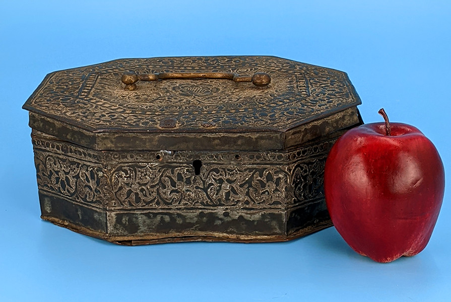 Antique Indian Copper Paan Daan Box Octagonal Betel Nut Spice Masala Casket Antique Indian Copper Paan Daan Box Octagonal Betel Nut Spice Masala Casket