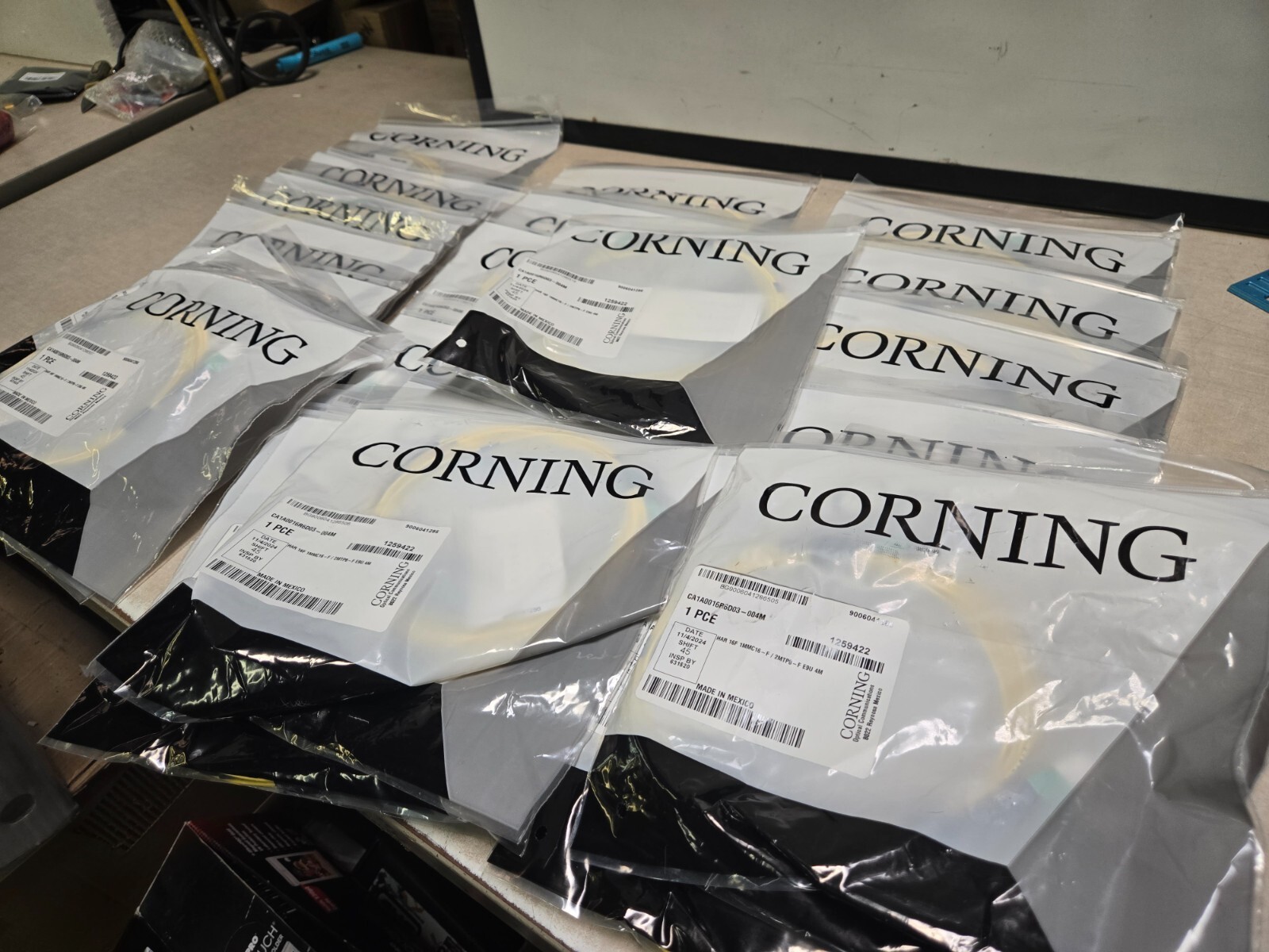 Corning Optical Cable Splitter Yellow (CA1A0016R6D03-004M) Lot of 25
