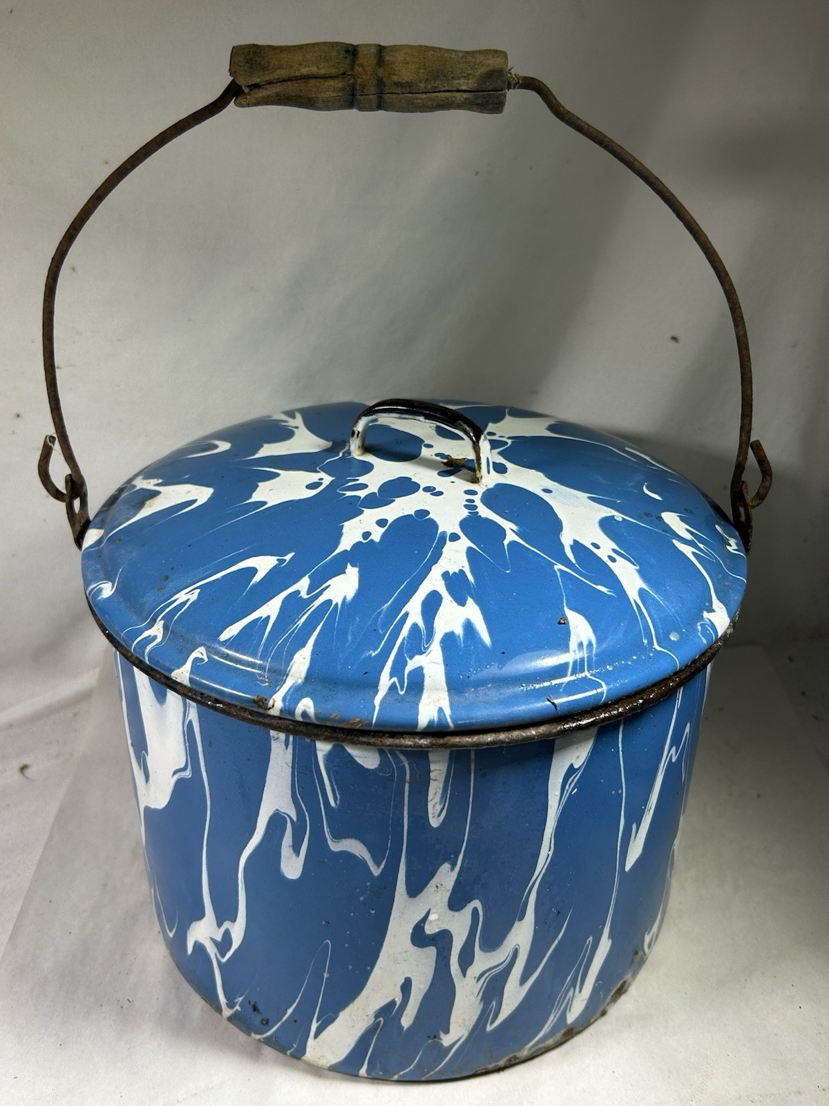 VTG Antique Blue Graniteware Bucket with Lid & Wood Handle 8.5 VTG Antique Blue Graniteware Bucket with Lid & Wood Handle 8.5