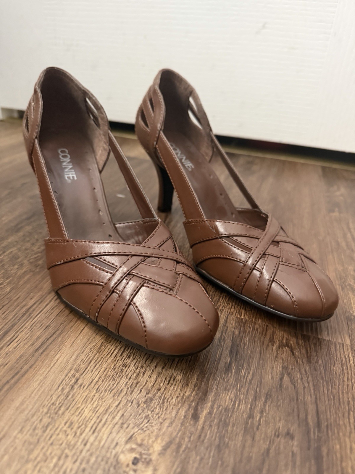Vintage CONNIE Women’s Brown Faux Leather Round Toe Pumps Slip-On Size 8 M Vintage CONNIE Women’s Brown Faux Leather Round Toe Pumps Slip-On Size 8 M
