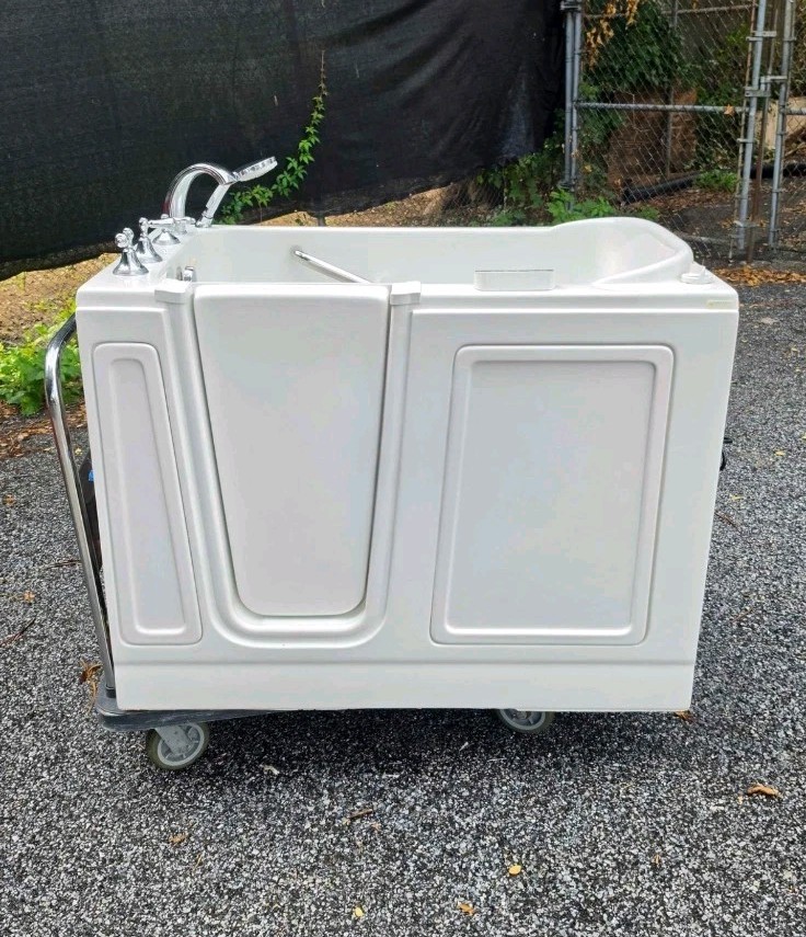 Premium American Standard Walk-In Tub – Ready for Your Next Project Premium American Standard Walk-In Tub – Ready for Your Next Project