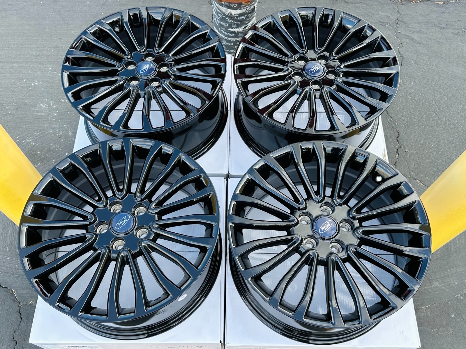 (Set of 4) NEW Gloss Black 18