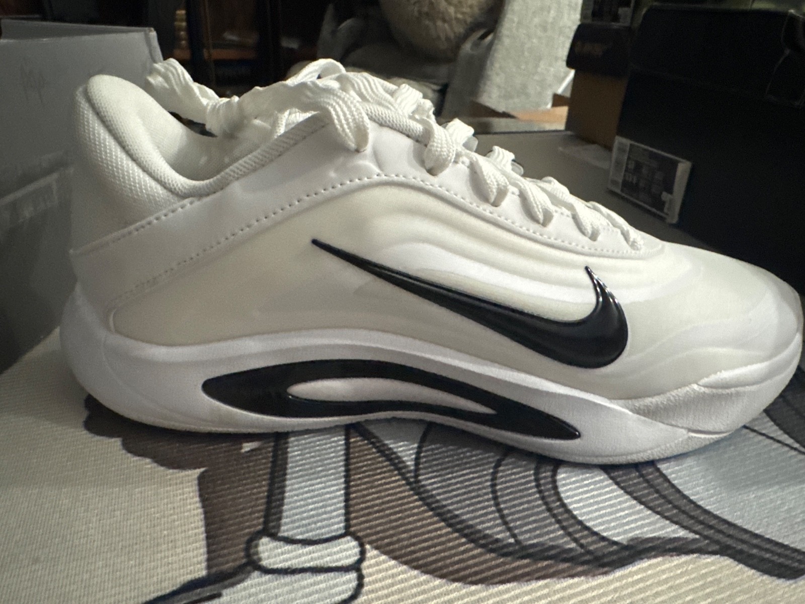 Size 7.5 - Nike A\'One TB White Black W Size 7.5 - Nike A\'One TB White Black W