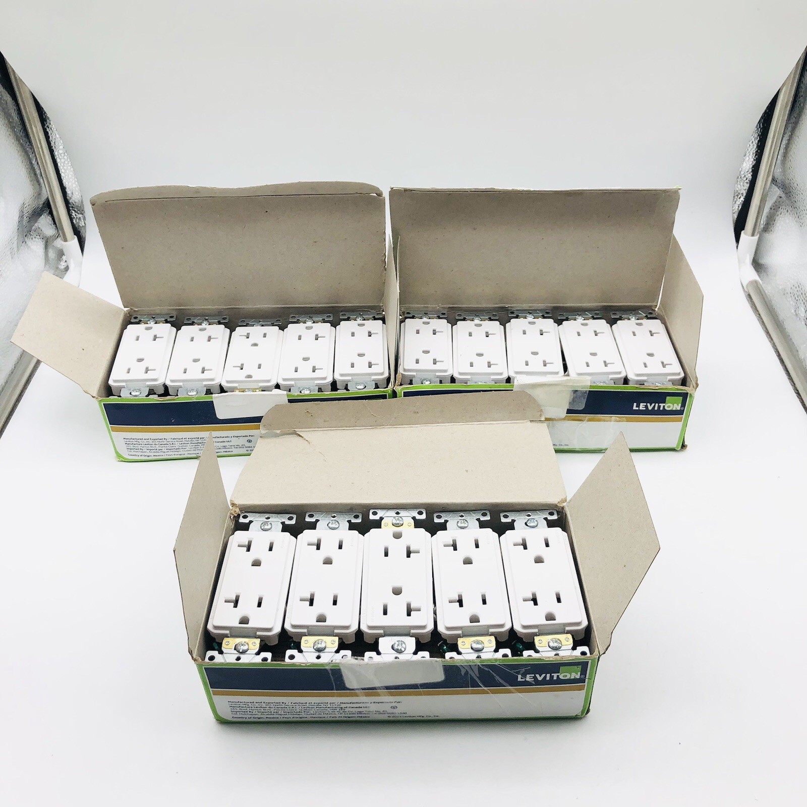 Leviton 10 pack 16342-W 2P 3W Decora Plus Self-Ground 20A 125V (Pack of 3) Leviton 10 pack 16342-W 2P 3W Decora Plus Self-Ground 20A 125V (Pack of 3)