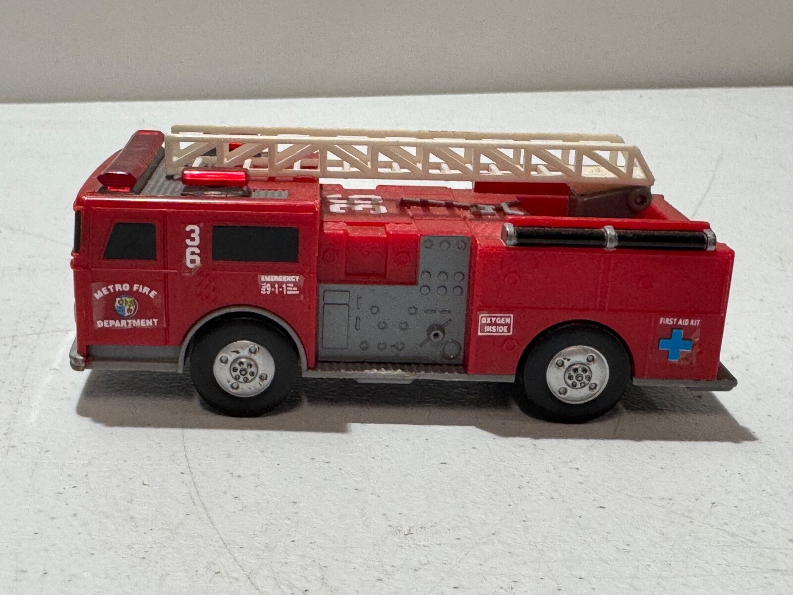 1993 FUNRISE METRO FIRE DEPT FIRE ENGINE TOY FIRRE TRUCK 1993 FUNRISE METRO FIRE DEPT FIRE ENGINE TOY FIRRE TRUCK