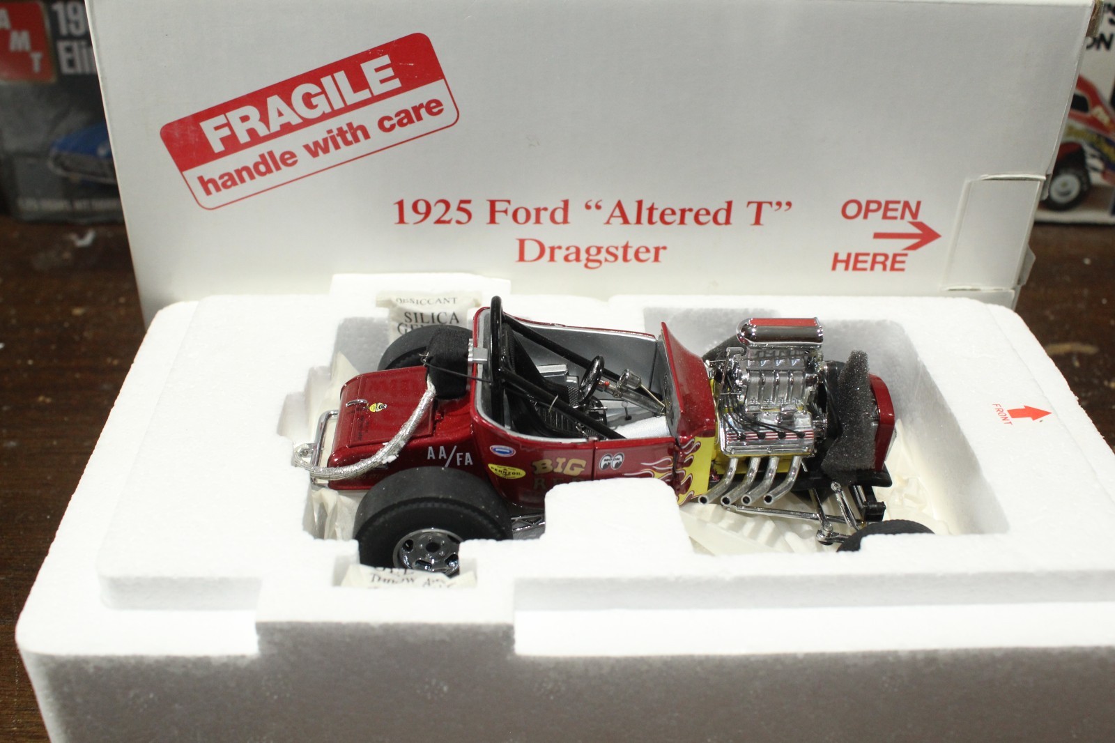 Danbury Mint 1925 Ford Altered T Dragster 1/24 Danbury Mint 1925 Ford Altered T Dragster 1/24