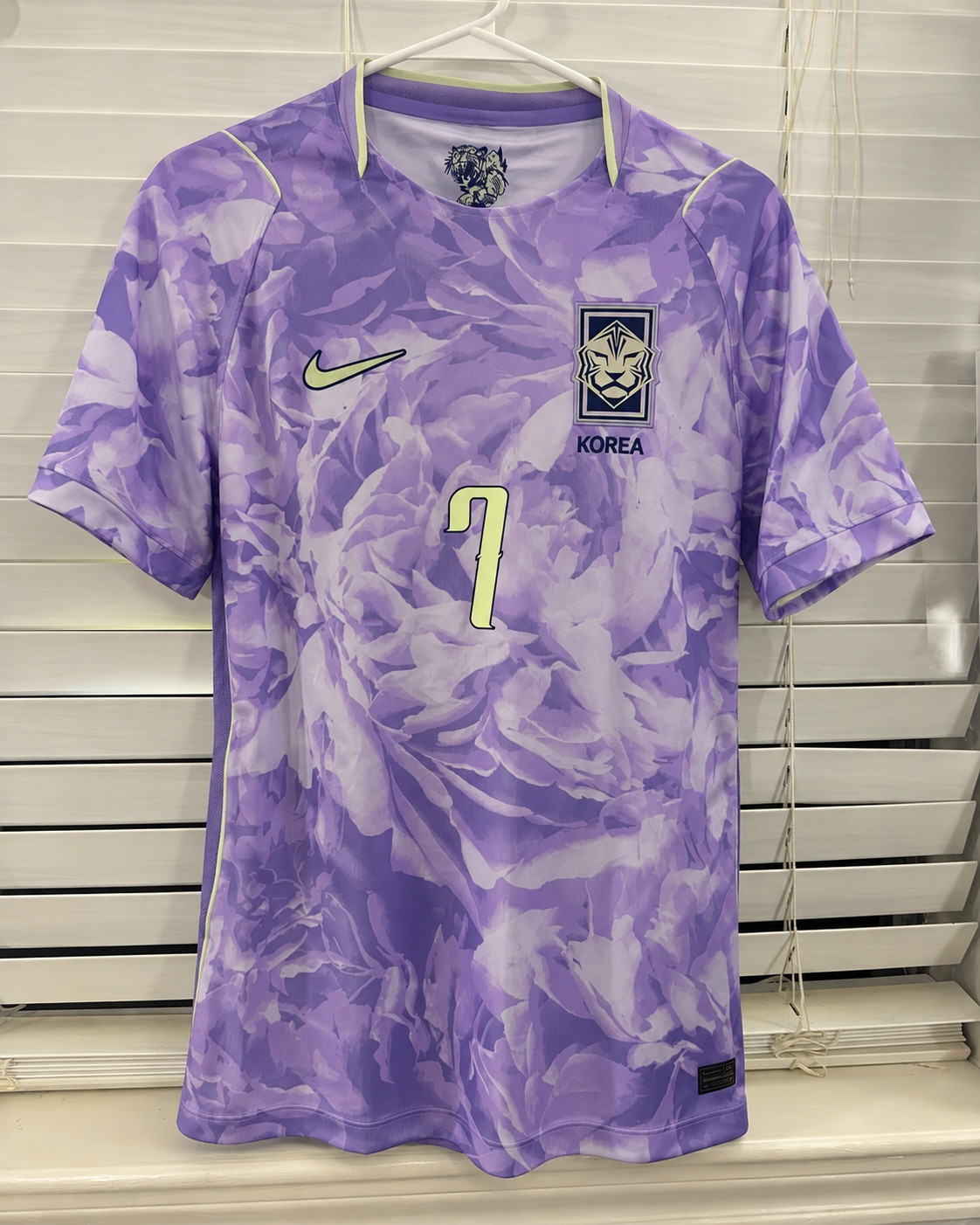 2026-2027 South Korea Away Jersey Heungmin #7 in sizes: Small, Medium, Large