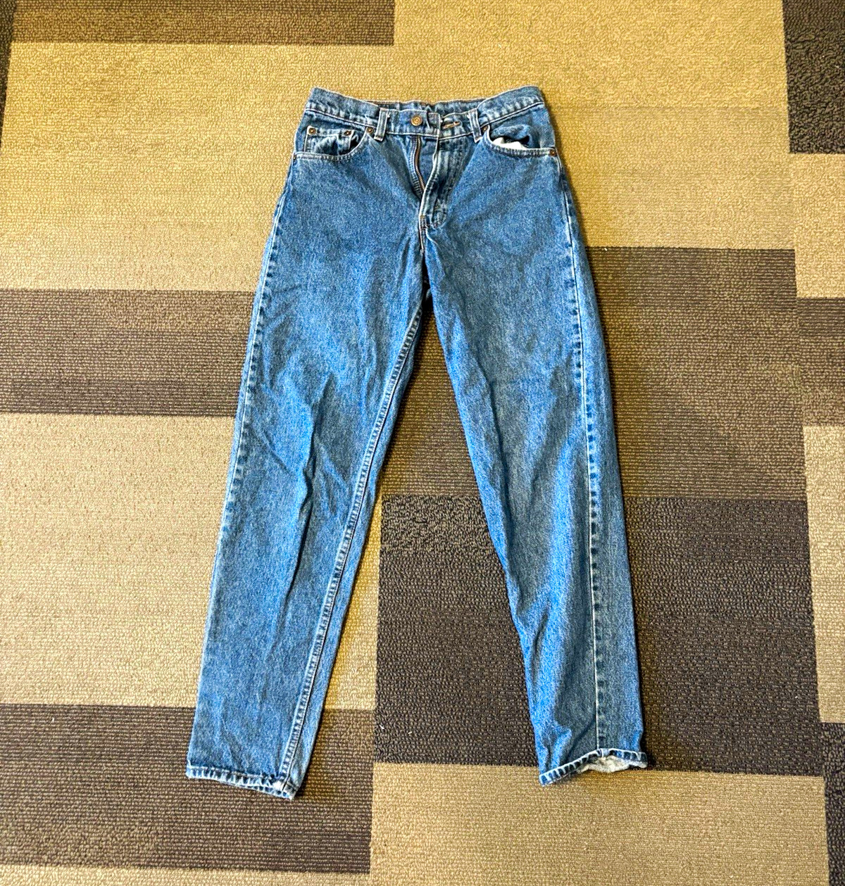 Vintage Levi\'s 550 Men\'s Jeans Straight Relaxed Fit Medium Wash 5-Pocket