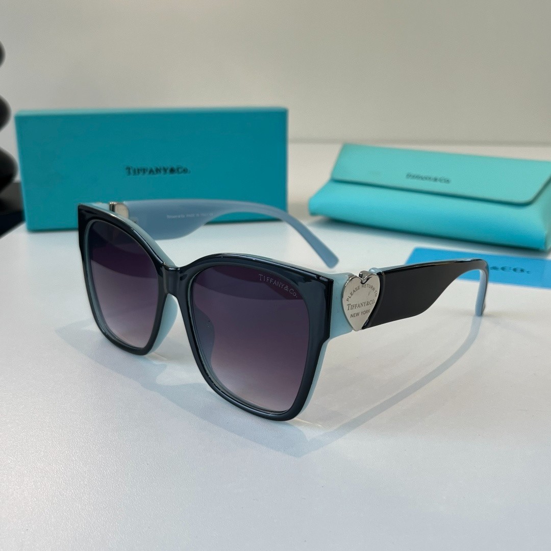 Tiffany & Co TF4216 Women\'s Sunglasses Lens Size 58-17-135mm - With New Case Tiffany & Co TF4216 Women\'s Sunglasses Lens Size 58-17-135mm - With New Case