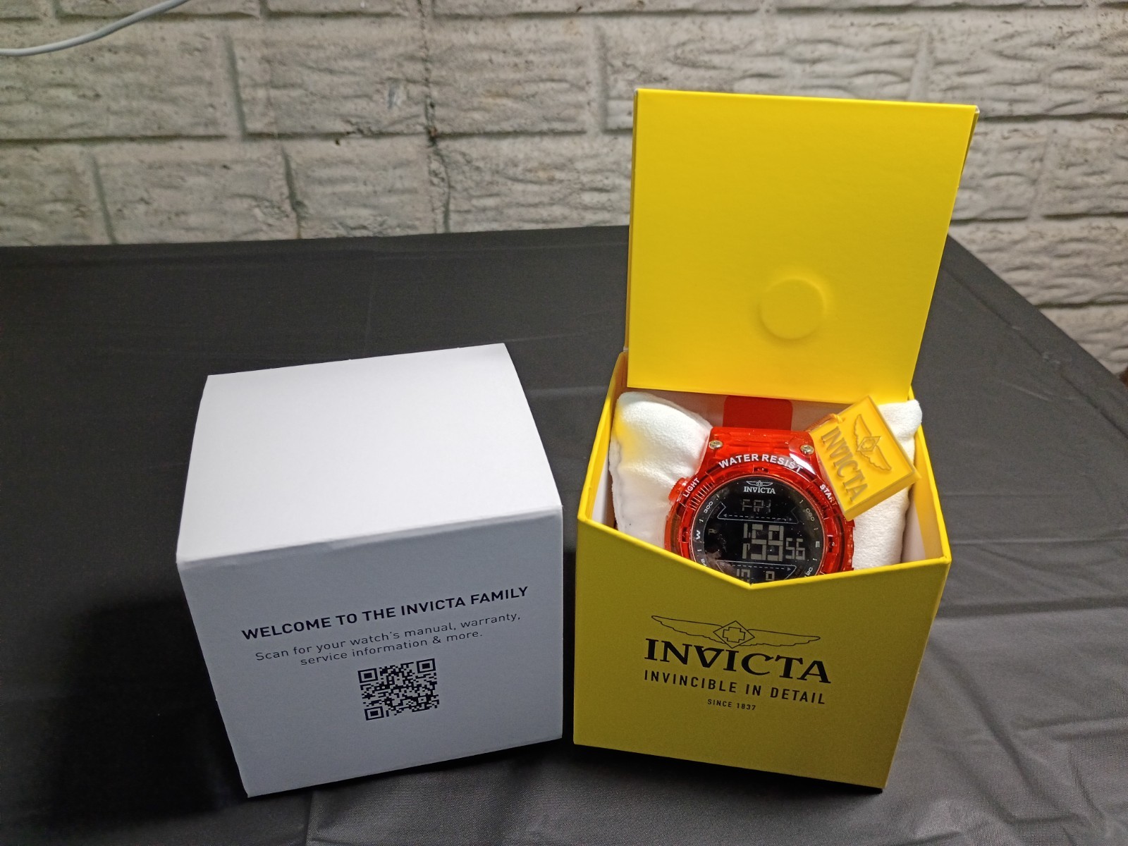 Invicta Racing Burnout RED Men\'s Wrist Watch (49045) *NEW* 