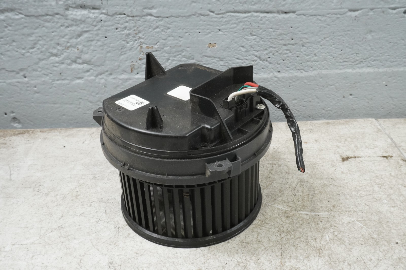Navistar International OEM DRF-84A34-004 Blower Motor Navistar International OEM DRF-84A34-004 Blower Motor