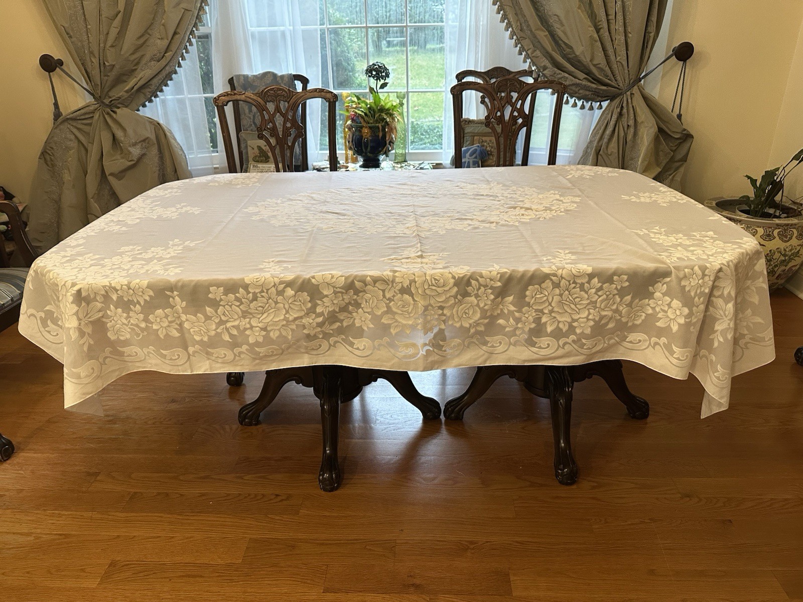 VINTAGE White Cotolene Rich Rose Tablecloth 96 X 56 Makylene Spain Jabara Bros.