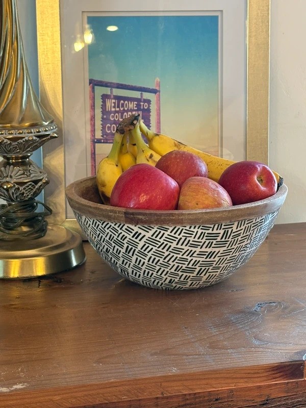 Vintage Handcrafted Mango Wood Bowl Vintage Handcrafted Mango Wood Bowl