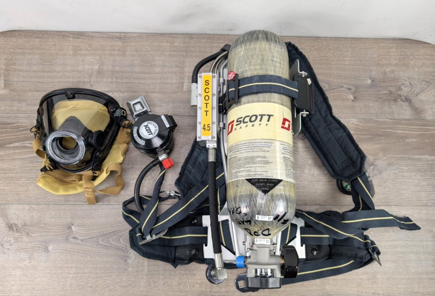 Scott 4.5 SCBA Air-Pak Harness 4500PSI E-Z Flo Regulator SKU: 1 Scott 4.5 SCBA Air-Pak Harness 4500PSI E-Z Flo Regulator SKU: 1