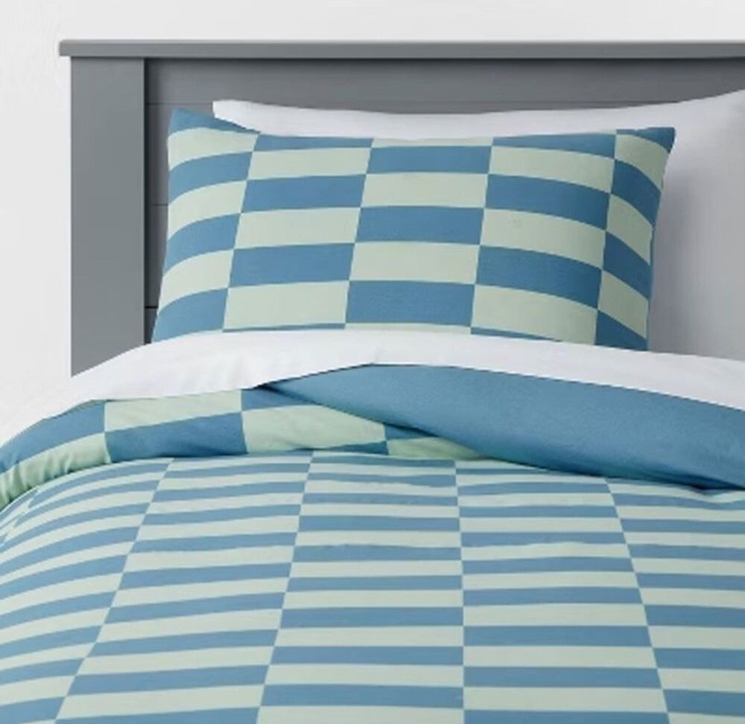 Pillowfort Kids' Bedding Comforter Set Checkers Cotton OEKO-TEX Twin Pillowfort Kids' Bedding Comforter Set Checkers Cotton OEKO-TEX Twin