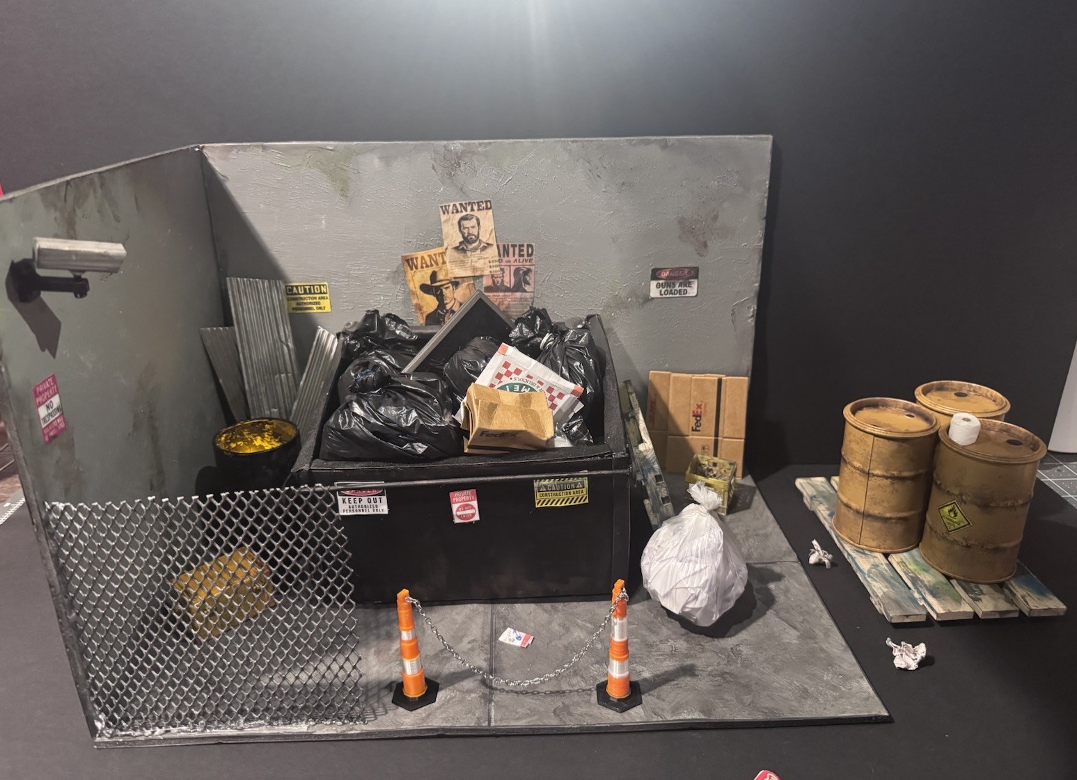 Marvel Legends Diorama Street Scene 1/12 Scale (with Dumpster + Accessories)