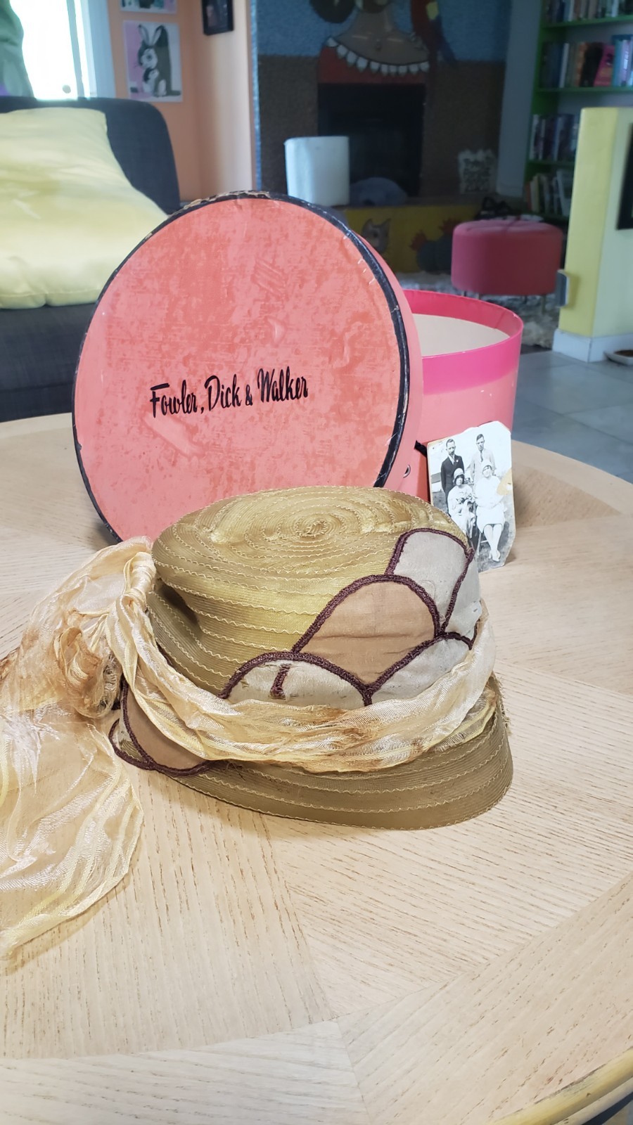 Antique Cloche flapper hat 1920s wedding-worn with photo & original box Antique Cloche flapper hat 1920s wedding-worn with photo & original box