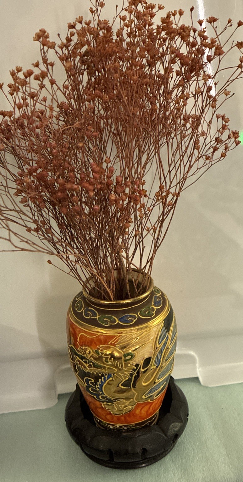 Vtg Japanese Satsuma dragonware small vase 3D dragon hand-painted moriage stand Vtg Japanese Satsuma dragonware small vase 3D dragon hand-painted moriage stand