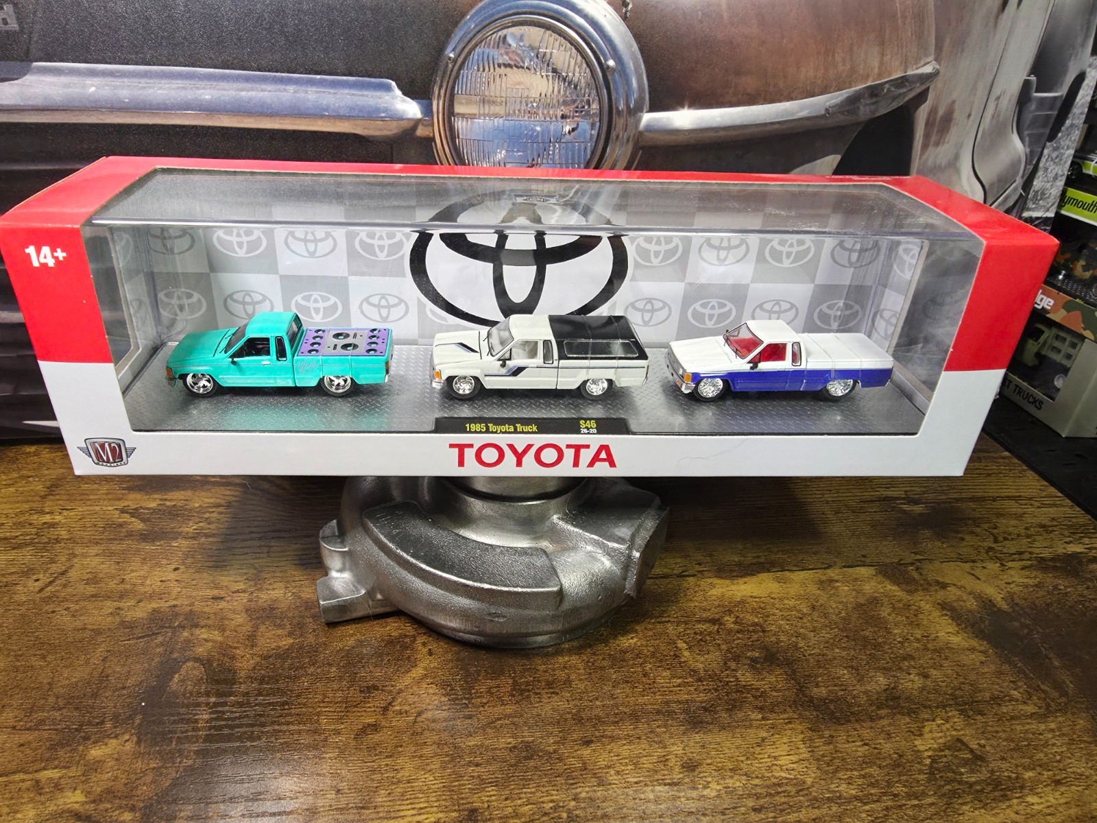 M2 Machines - Toyota Series  1985 TOYOTA TRUCKS  3-Pack  S46