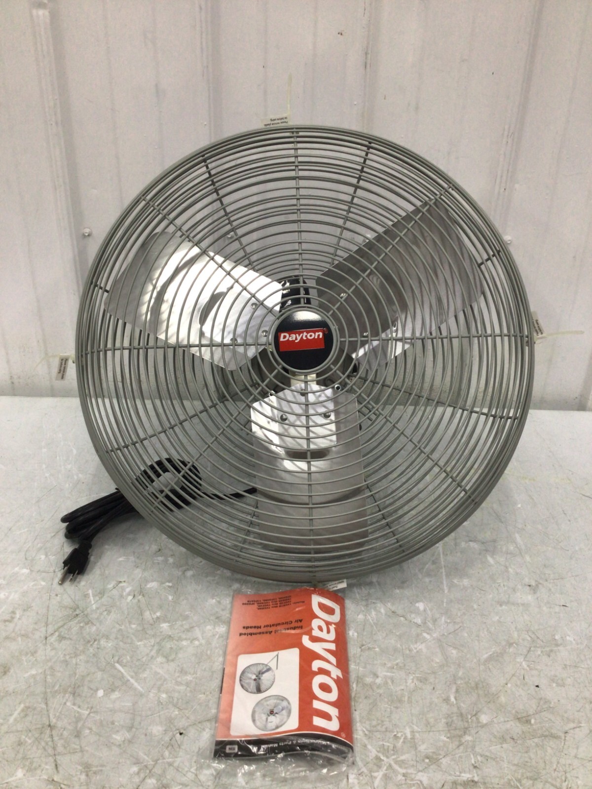 DAYTON - 1VCF2 Standard-Duty Industrial Fan  20 in Blade 2 Speeds 115V AC