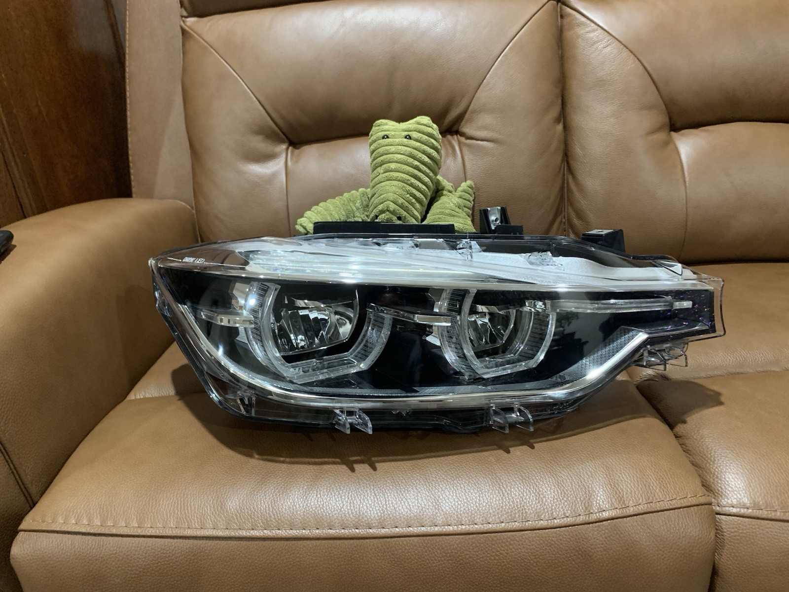 2016-2018 BMW 3-SERIES F30 RIGHT SIDE LED NON-ADAPTIVE HEADLIGHT OEM 2016-2018 BMW 3-SERIES F30 RIGHT SIDE LED NON-ADAPTIVE HEADLIGHT OEM