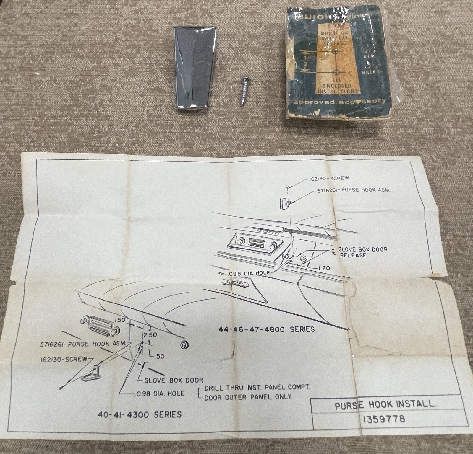 NOS 1960's Buick Accessory Purse Hook & Mounting Screw 980590 NOS 1960's Buick Accessory Purse Hook & Mounting Screw 980590