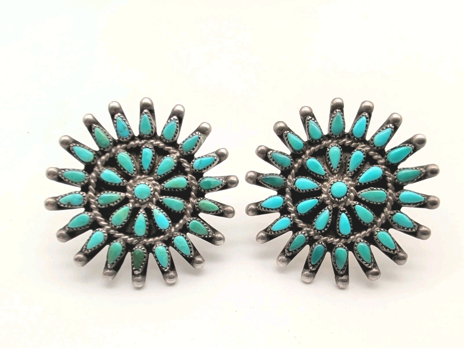Stunning Large Vtg Zuni Pettipoint Cluster Turquoise Sterl Silver Post Earrings