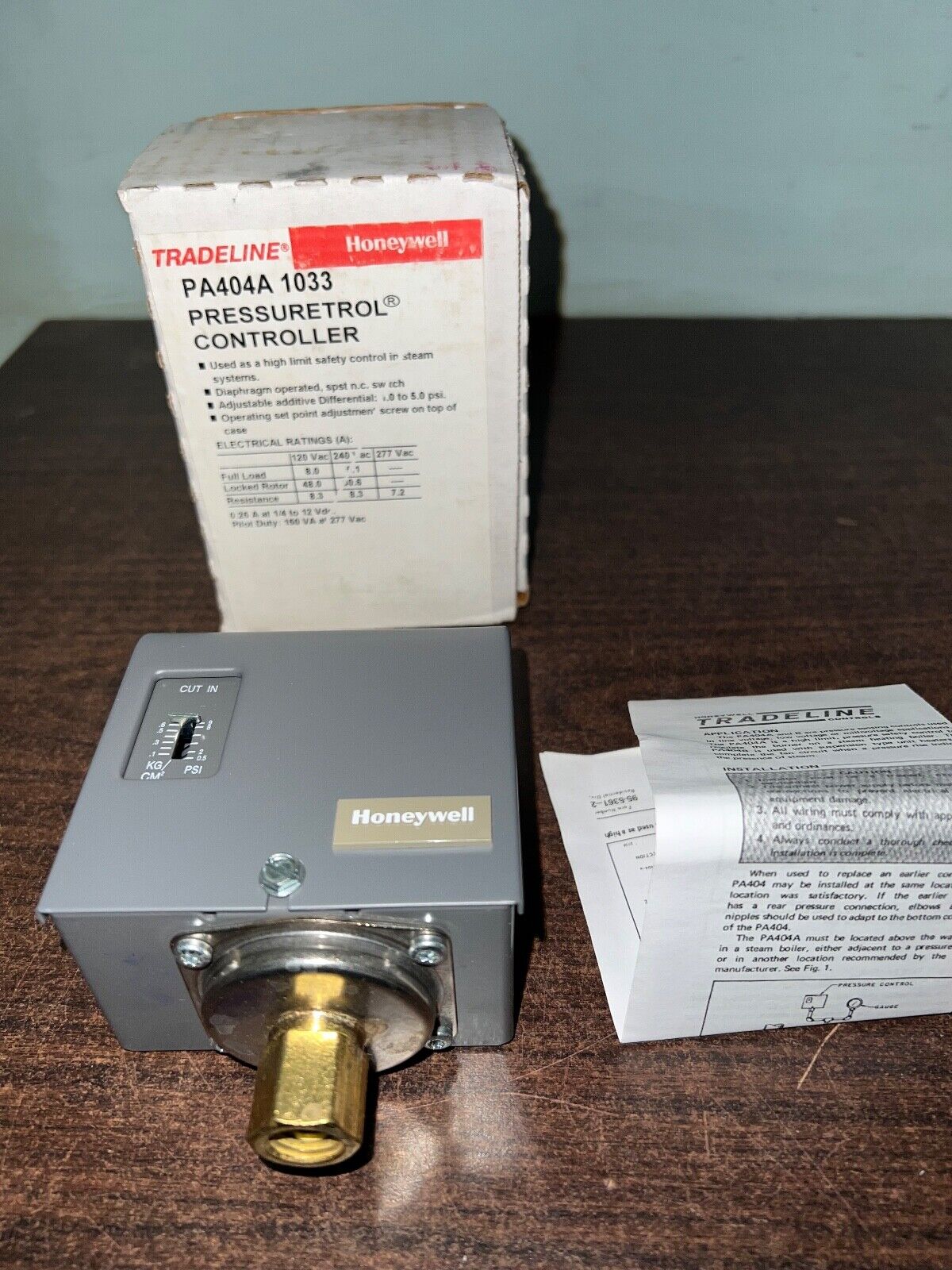 NEW HONEYWELL PA404A1033 PRESSURE CONTROLLER. S5