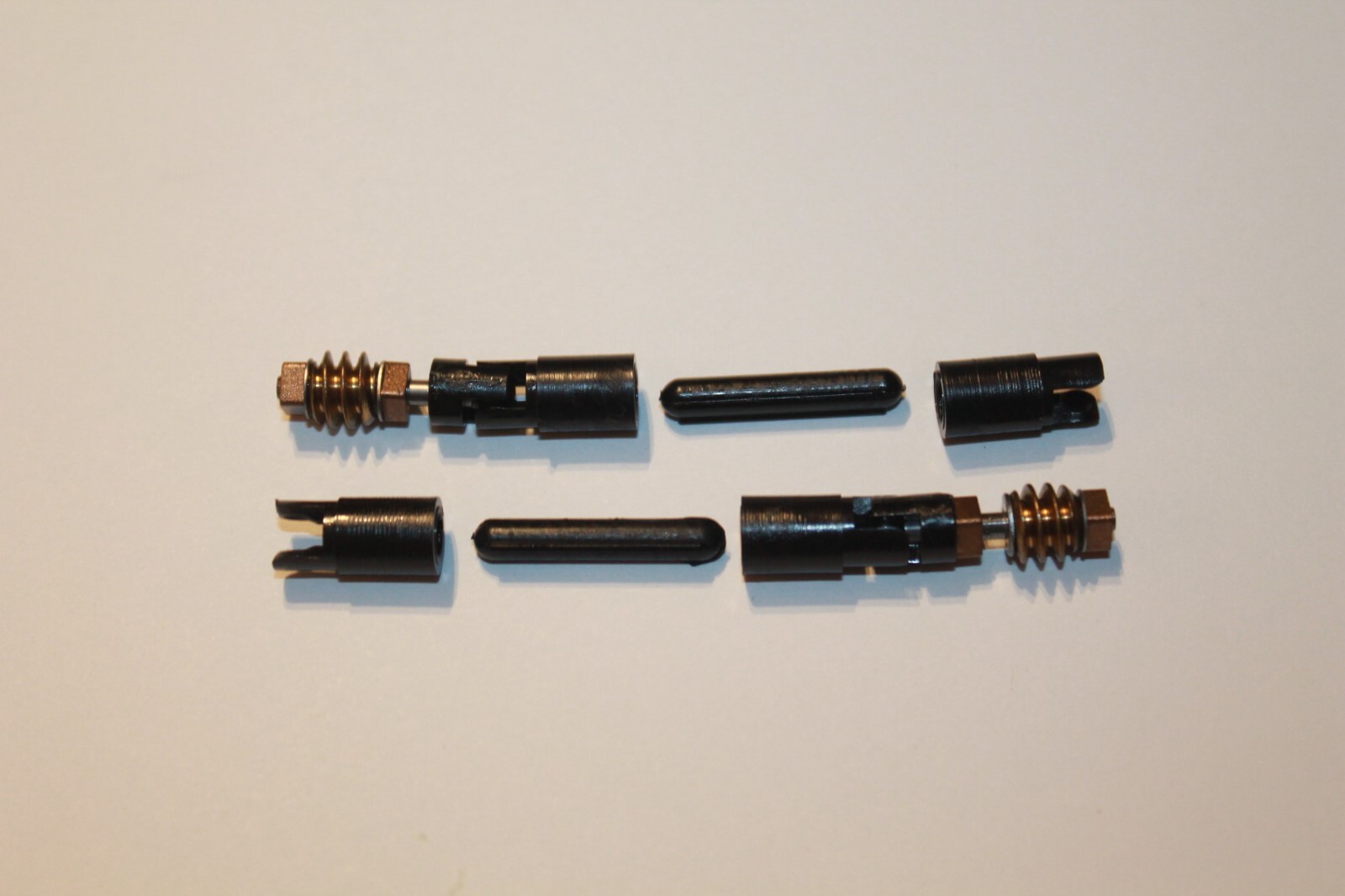 ** Athearn Blue Box Loco Parts ** 1-Pr 6 Axle Loco Drivelines SD40-2/SD45/etc **