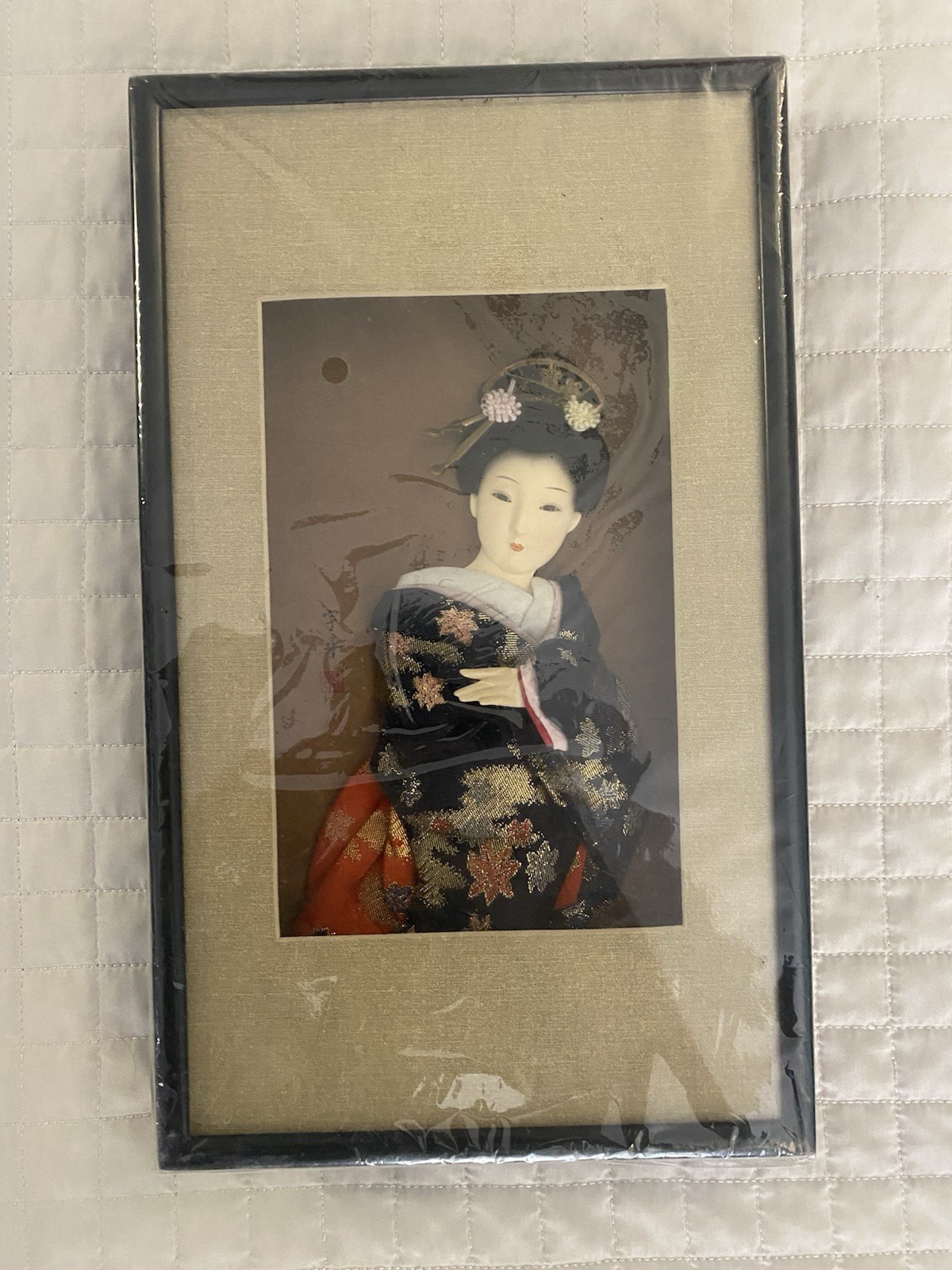 VINTAGE JAPANESE GEISHA N FABRIC KIMONO MATTED FRAMED SHADOW BOX 7.75