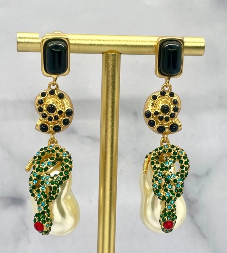 SCHIAPARELLI Water Pearl Rhinestone Pendant Earrings - Pre owned / MC6132 SCHIAPARELLI Water Pearl Rhinestone Pendant Earrings - Pre owned / MC6132