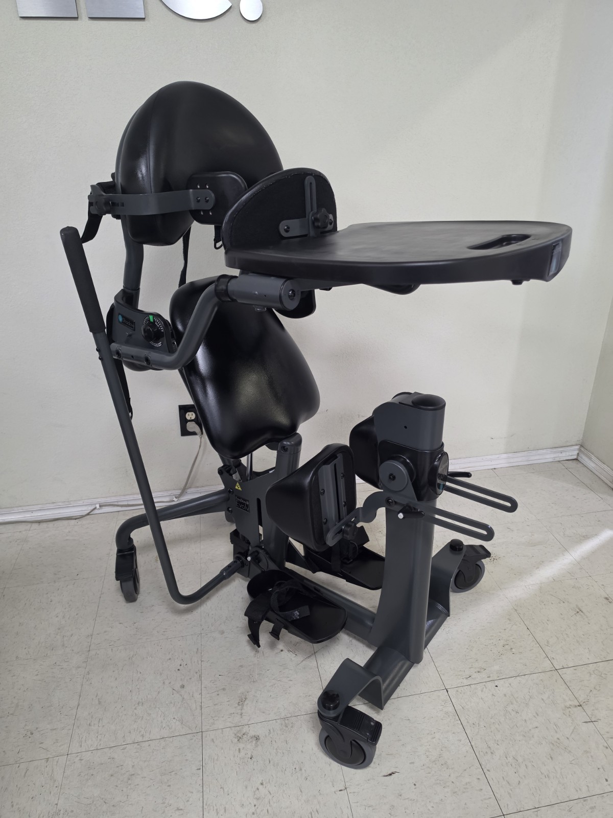 EasyStand Evolv Medium Standing Frame Stander w/ Straps Clean