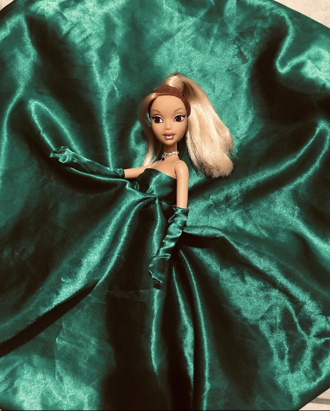 ariana grande doll grammys 2020 green dress barbie PRE-ORDER ariana grande doll grammys 2020 green dress barbie PRE-ORDER