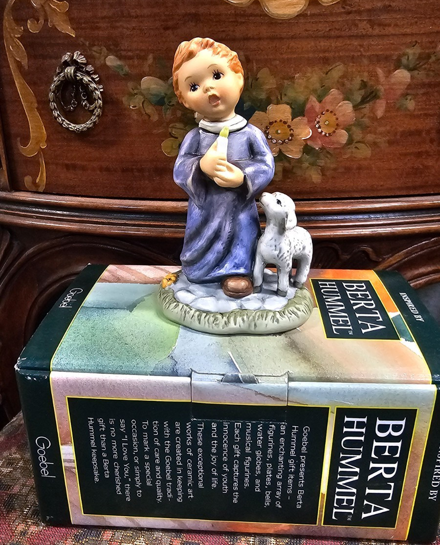 Vintage Berta Hummel Goebel Figurine “The First Noel” BH 114 Vintage Berta Hummel Goebel Figurine “The First Noel” BH 114