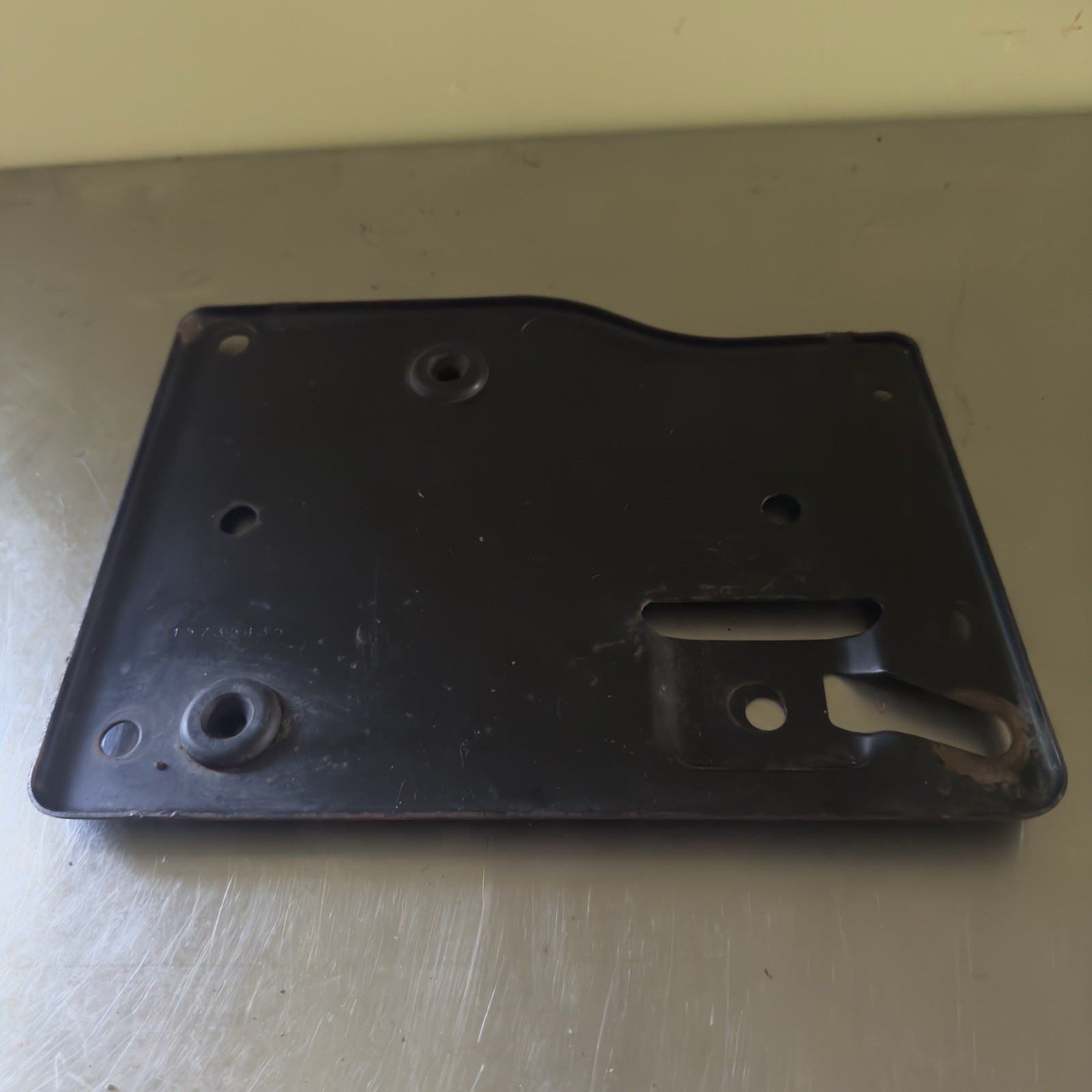 99-06 Chevy GMC Silverado Sierra Tahoe Yukon Air Cleaner Box Tray 15735435