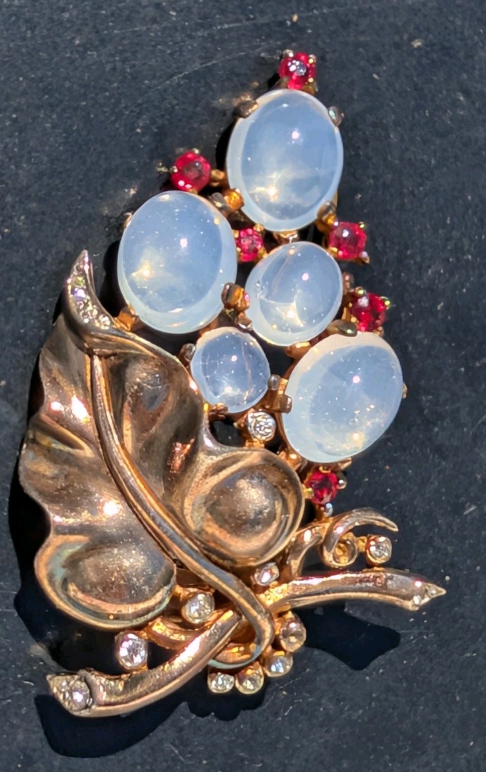 Vtg 1940s Crown π Trifari Gold Plated Sterling Grapes Dress Clip Ruby Moonstone Vtg 1940s Crown π Trifari Gold Plated Sterling Grapes Dress Clip Ruby Moonstone