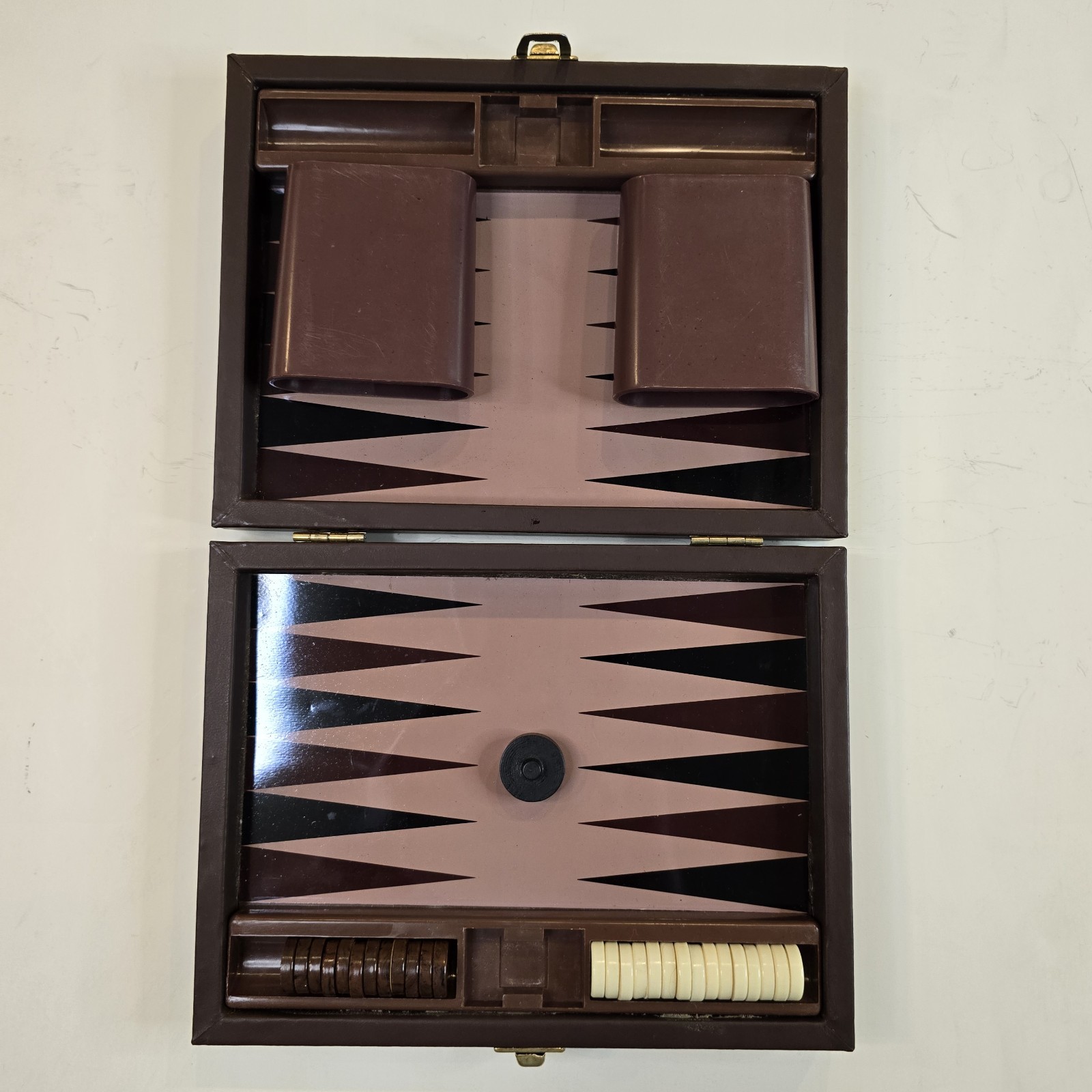 VINTAGE H.I.T. MAGNETIC BACKGAMMON GAME SET 7\ VINTAGE H.I.T. MAGNETIC BACKGAMMON GAME SET 7\
