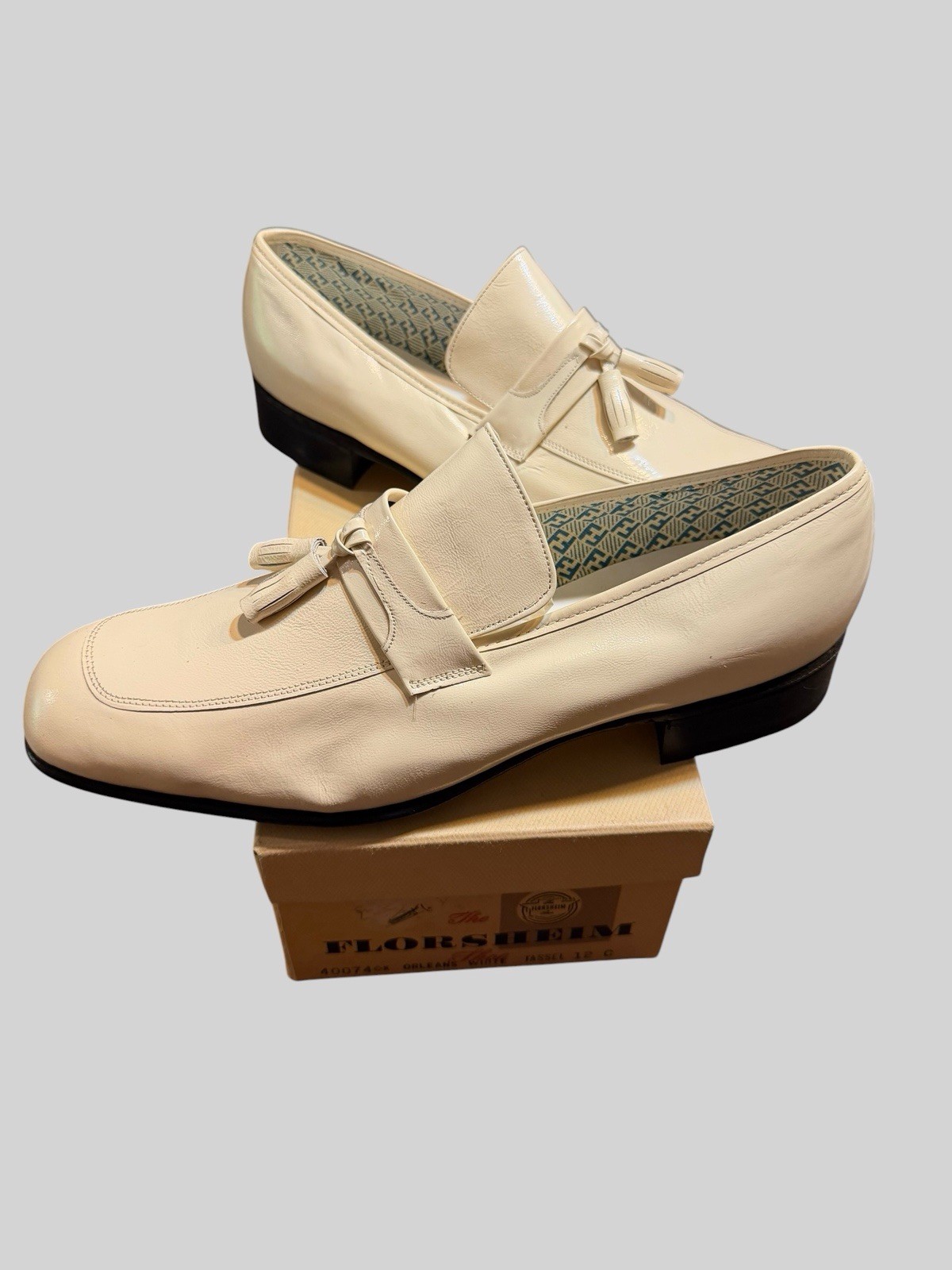 VTG NOS Florsheim Lightweights White Tassel Loafers Orleans Mens 11 B Y76 VTG NOS Florsheim Lightweights White Tassel Loafers Orleans Mens 11 B Y76