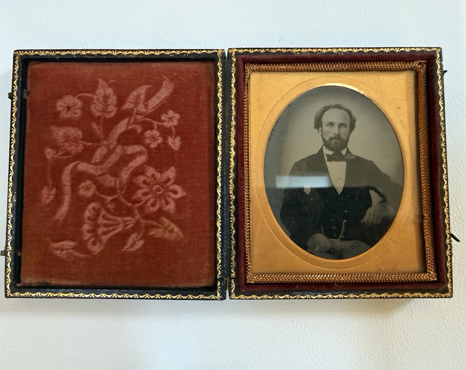 Antique 1850s-60s Sixth Plate Ambrotype Portrait Bearded Man Full Union Case