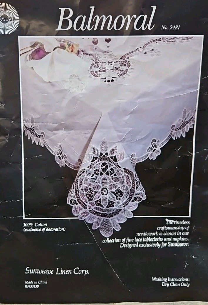 Vintage Sunweave Designs  needlework tablecloth napkins Balmoral 2481 Round 68\