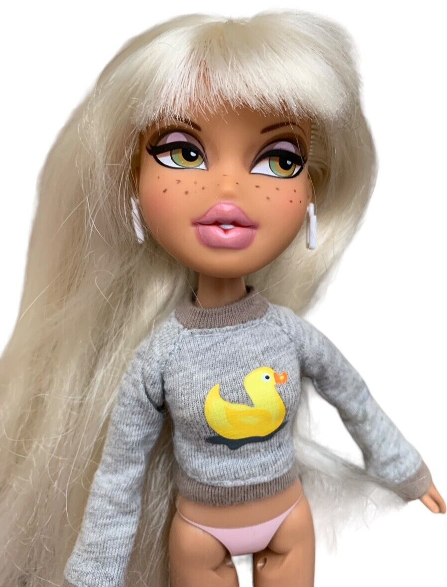 Bratz Doll TESSA Freckles Yellow Shoes Earrings Bangs Green Eyes Y2K HTF